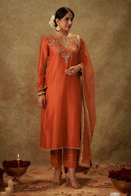 Buy Orange Handwoven Chanderi Hand Embroidered Zardozi Floral Kurta