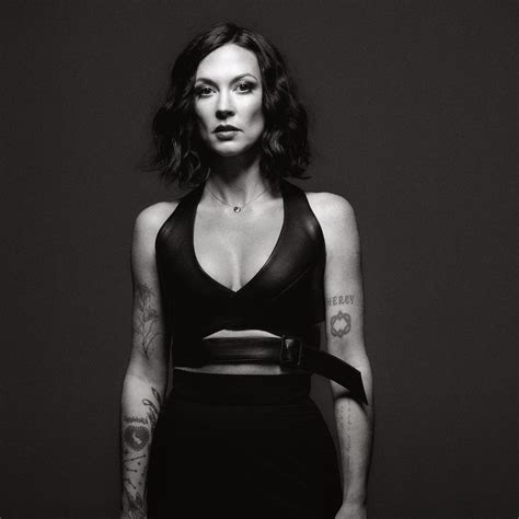 Amanda Shires' Rise To Riches