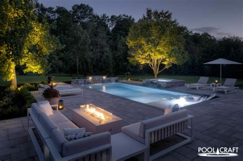 Light Up The Night With These Backyard Landscape Lighting Tips - Pool Craft