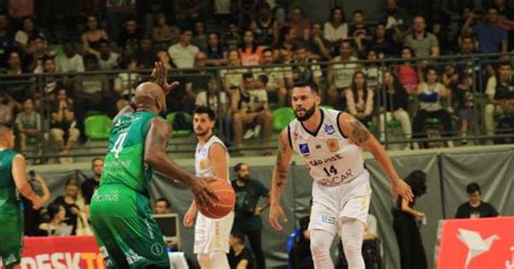 São José Basketball luta mas é superado pelo Bauru nas oitavas do NBB