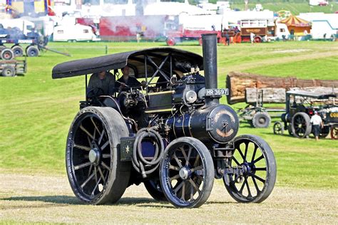 Fowler A 1942 Fowler Traction Engine Seen At Tarrant Hinto Flickr