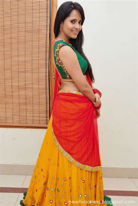 Anasuya Bharadwaj Hot In Saree Stills New Actress