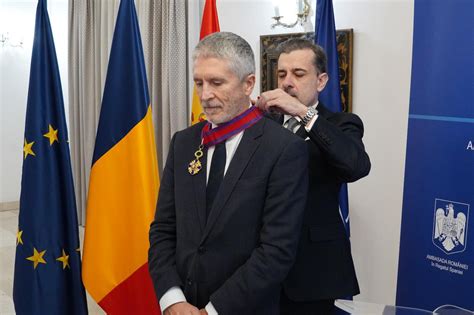 Ministrul De Interne Spaniol Decorat De Iohannis Cu Ordinul Steaua