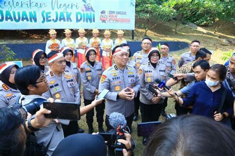 TRIBRATA Peringati HUT RI Ke 78 Dan Sambut Hari Jadi Ke 75 Polwan RI