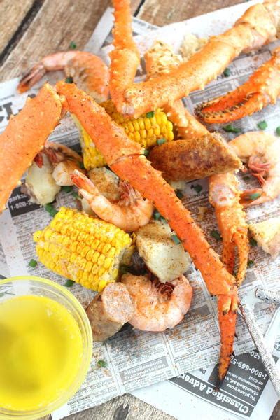 Low Country Crab Boil | FaveSouthernRecipes.com