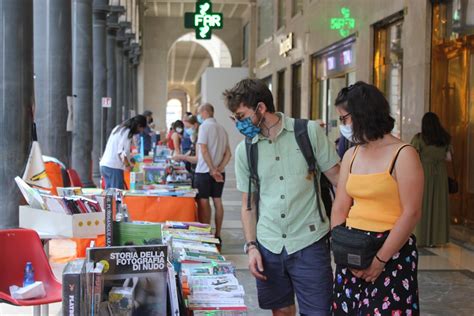 Portici Di Carta La Cultura Riparte Il Centro Di Torino Si Trasforma