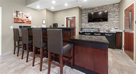 Cobblestone Hotel & Suites in Urbana, Ohio - Hotel Accomodations Urbana ...