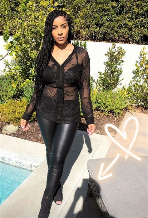 9 Hot Sexy Kyra Robinson Bikini Pics