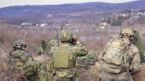 Jak letečtí návodčí pomáhají střežit hranice NATO na Slovensku