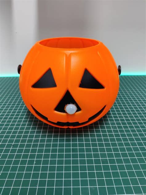 DIY Jack-O-Lantern for Halloween : 4 Steps - Instructables