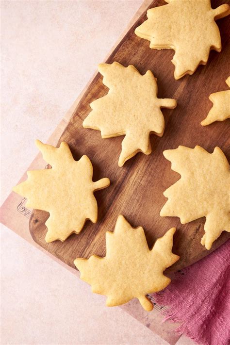 Maple Leaf Cookies