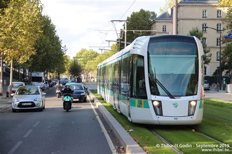 Tram 348 sur la ligne T3b RATP à Adrienne Bolland Paris Photos de