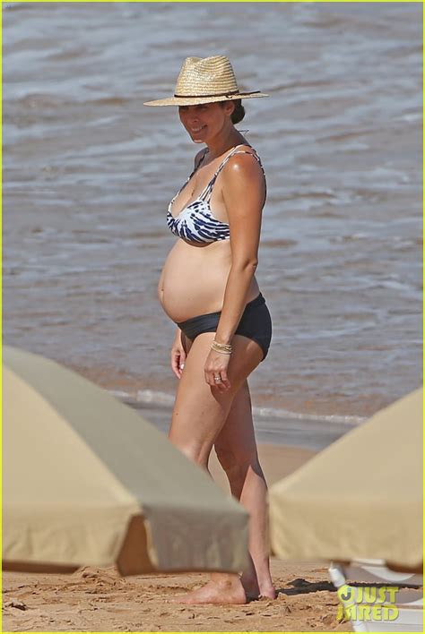 Jamie Lynn Sigler Shows Off Baby Bump In A Bikini On Hawaii Vacation