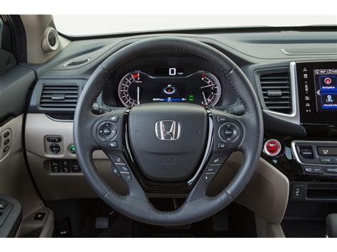 2018 Honda Ridgeline: 51 Interior Photos | U.S. News