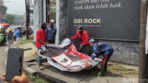 Poster Baliho Caleg Curi Start Kampanye Di Semarang Dicopot