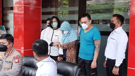 Penyanyi Dangdut Si Ratu Begal Dan Suaminya Dibekuk Polisi Karena