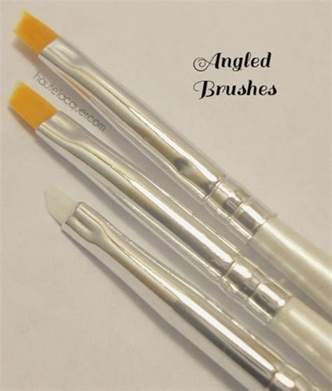 Different Types Of Nail Art Brushes That Anyone Can Try