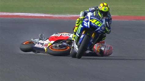 MotoGP 2015 Argentina Valentino Rossi Wins After Controversial Clash