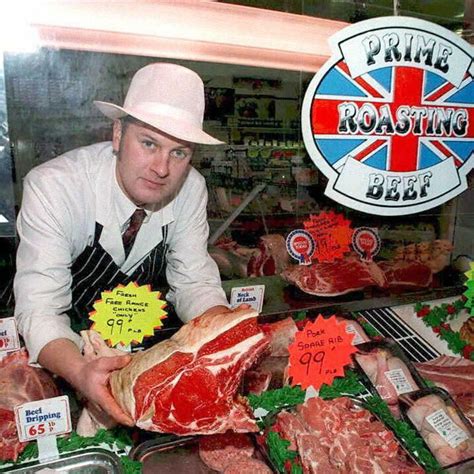 Shortage of Butchers Threatens UK Christmas Meat Supply, Industry Says
