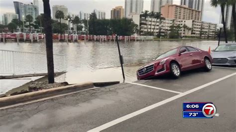 Sidewalk Collapses Outside Sunny Isles Beach Condo Wsvn 7news Miami