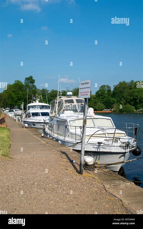 Gunthorpe Lock Nottinghamshire Hi Res Stock Photography And Images Alamy