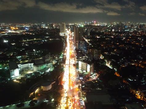 Metro manila traffic editorial image. Image of lights - 98993600