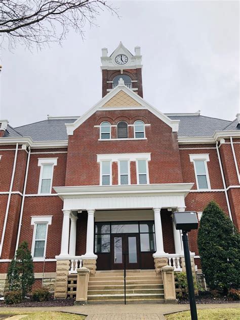 Entryway of Perry County Courthouse in Perryville, Missouri. Paul ...