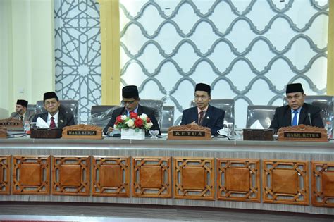 Dprk Gelar Rapat Paripurna Penyampaian Laporan Banggar Terhadap Rkua