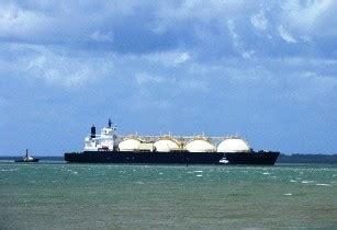 Golar LNG And Kuwait Sign FSRU Deal