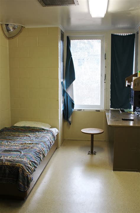 Routine In Detention Your Rights Crime And The Law Queensland