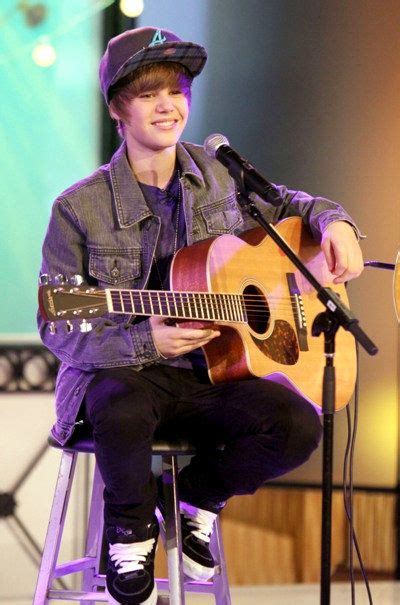 Justin Bieber Playing The Guitar I Love Justin Bieber Love Justin