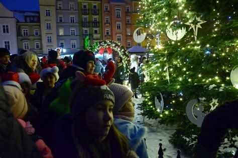 Radio Weekend FM Na chojnickiej starówce rozświetlono 11 metrową