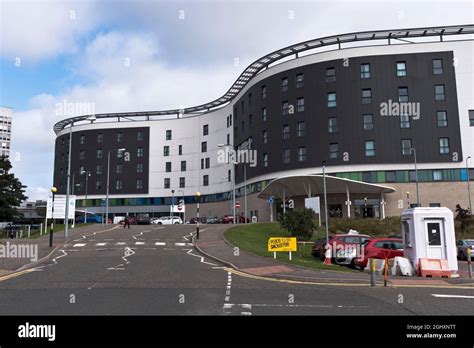 Dh Victoria Hospital Kirkcaldy Fife Scottish Entrance To Nhs Hospitals