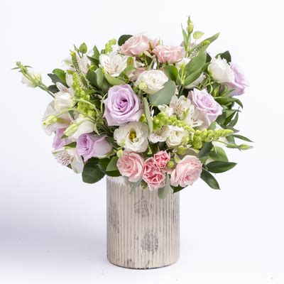 Rose Flower Arrangement – Beautiful Flower Arrangements and Flower Gardens