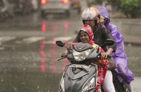 Mumbai Weather Update Partly Cloudy Sky With Possibility Of Moderate