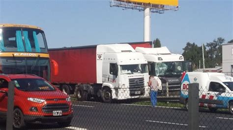 Un Muerto Por El Choque De Dos Camiones En Panamericana