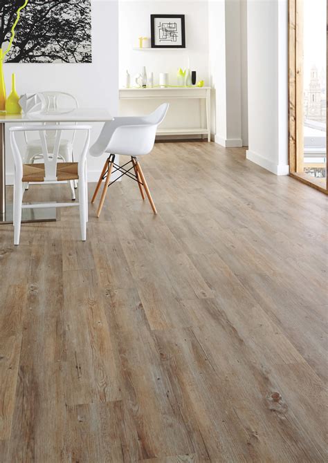 Karndean Van Gough Vinyl Flooring in Country Oak VGW81T