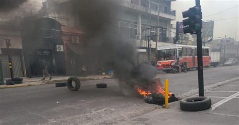 Corte Y Protesta Frente A La F Brica Firestone En Llavallol Noticias