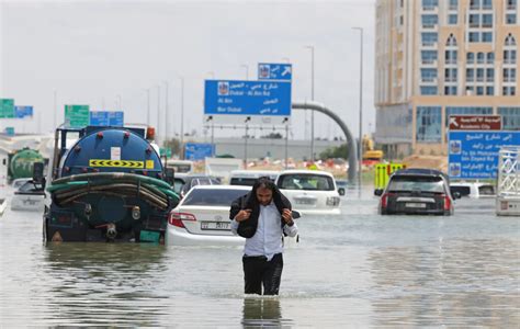 Heavy Rain And Floods Disrupt Dubai Airport Kill In Oman Globe