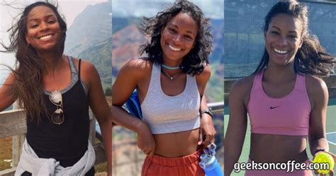 Hot Sexy Caroline Harris Bikini Pics