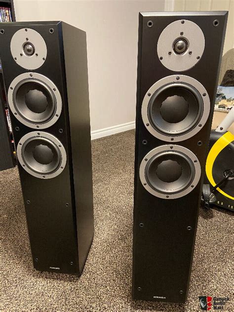 Dynaudio Emit M30 reduced Photo #4057615 - Canuck Audio Mart