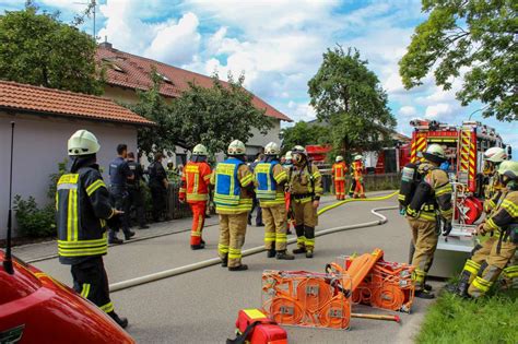 Einsatzbericht Brand Im Geb Ude Dachstuhl Person In Gefahr