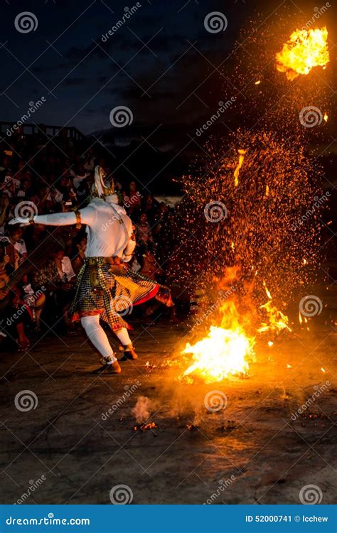 Traditioneller Balinese Kecak Tanz Redaktionelles Foto Bild Von