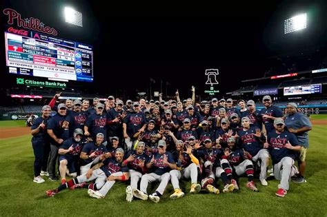 Atlanta Braves Clinch Th Straight Nl East Title Beat Phillies