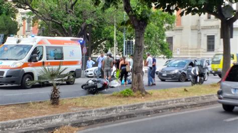 Incidente A Messina Scontro Tra Auto E Scooter Nei Pressi Di Villa