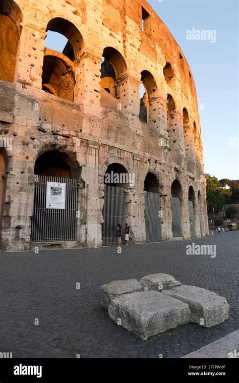 Il Colosseo Roma Italy Hi Res Stock Photography And Images Alamy