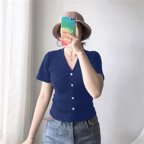 Áo thun gân tăm nữ MADELA ngắn tay cổ chữ V dáng ngắn áo croptop khoá