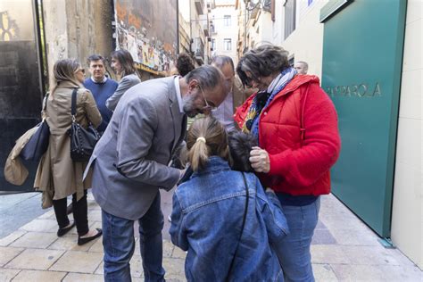 Acto Del Psoe En Zaragoza Javier Lamb N Y Lola Ranera Hablan Sobre Las