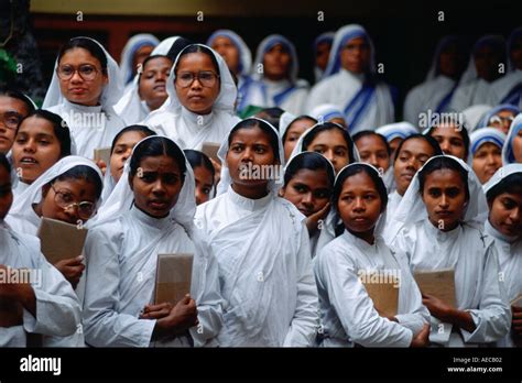 Nuns At Mother Teresas Mission Calcutta India Stock Photo Alamy