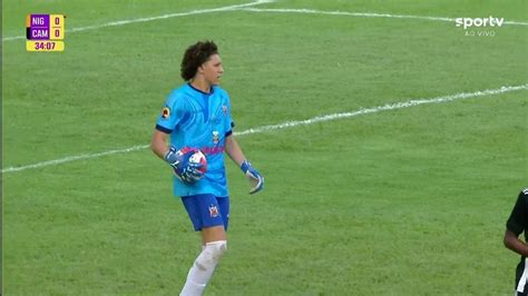 Ochoa da Copinha pega pênalti faz boas defesas mas não evita